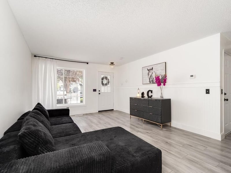 1705 Riverwood Dr #79, Burnsville, MN 55337