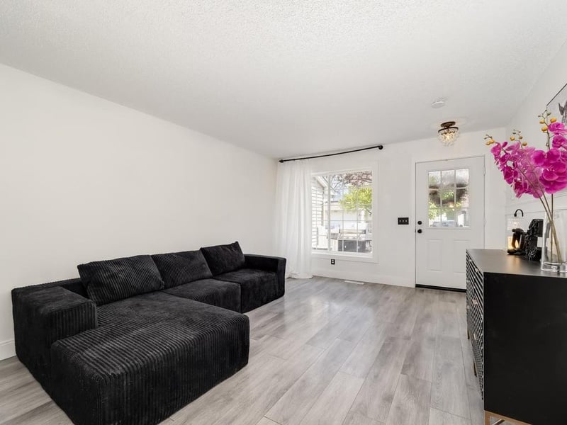 1705 Riverwood Dr #79, Burnsville, MN 55337