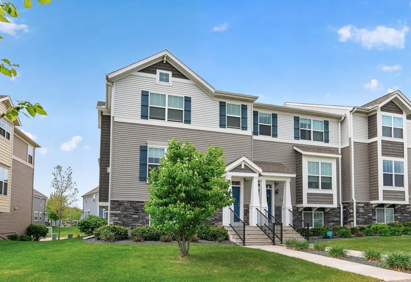 11515 82nd Ave N, Maple Grove, MN 55369