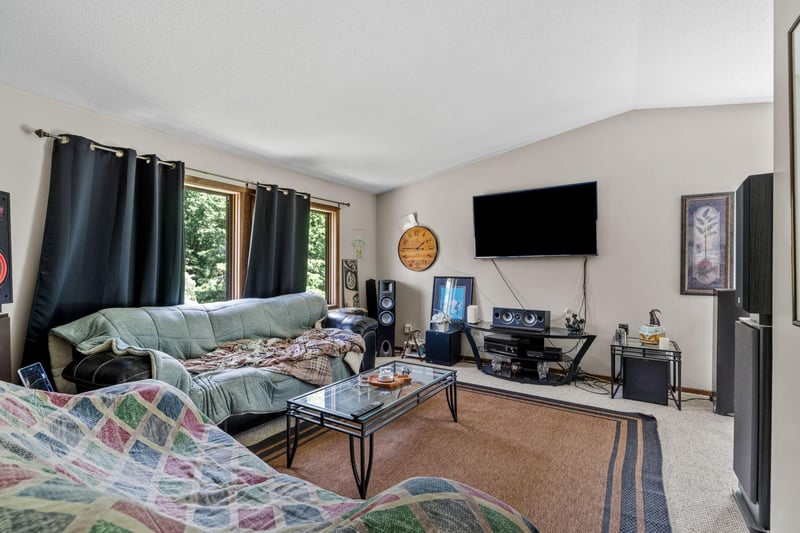 4222 Bridgewood Ter, Vadnais Heights, MN 55127