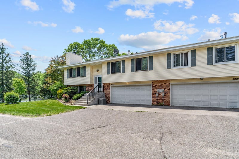 4222 Bridgewood Ter, Vadnais Heights, MN 55127