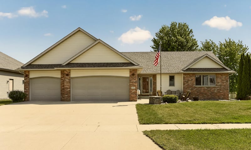 906 Bucknell Blvd SE, Stewartville, MN 55976