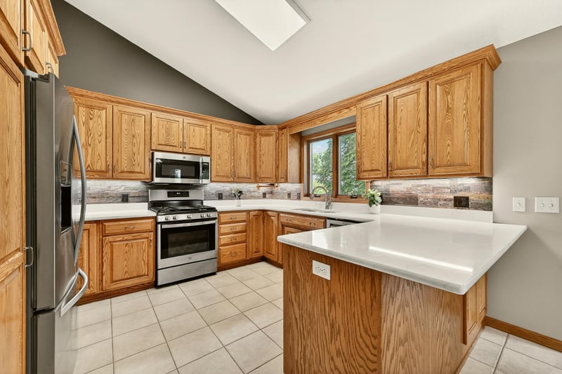 906 Bucknell Blvd SE, Stewartville, MN 55976