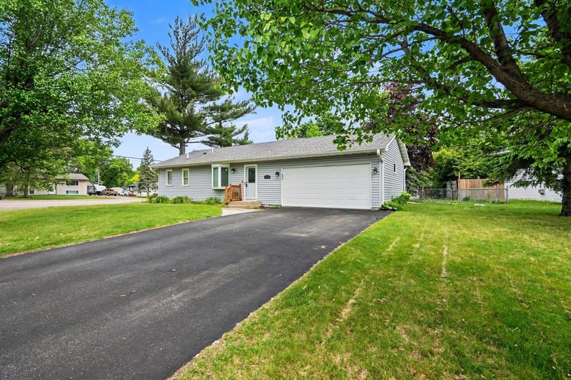 10439 University Cir NE, Blaine, MN 55434