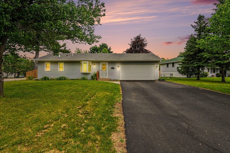 10439 University Cir NE, Blaine, MN 55434