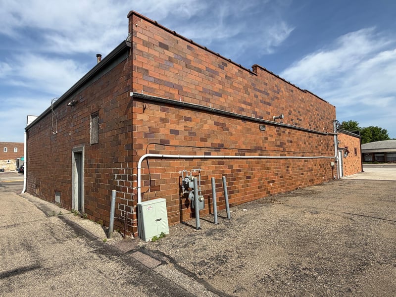 101 S Mckenzie St, Luverne, MN 56156