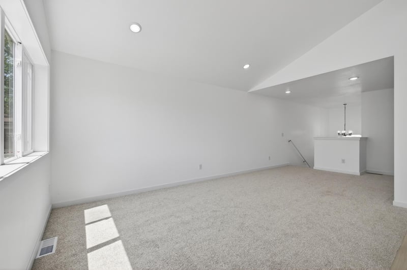 714 E Hawthorne Ave E, Saint Paul, MN 55106