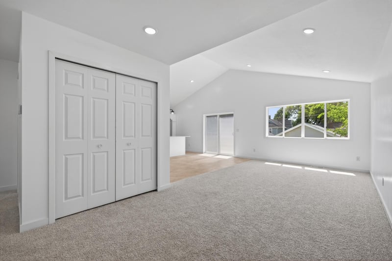 714 E Hawthorne Ave E, Saint Paul, MN 55106