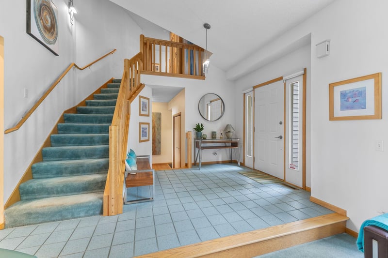 4648 Allendale Dr, White Bear Lake, MN 55127