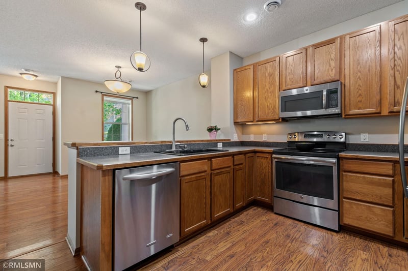3473 Cherry Ln #B, Woodbury, MN 55129