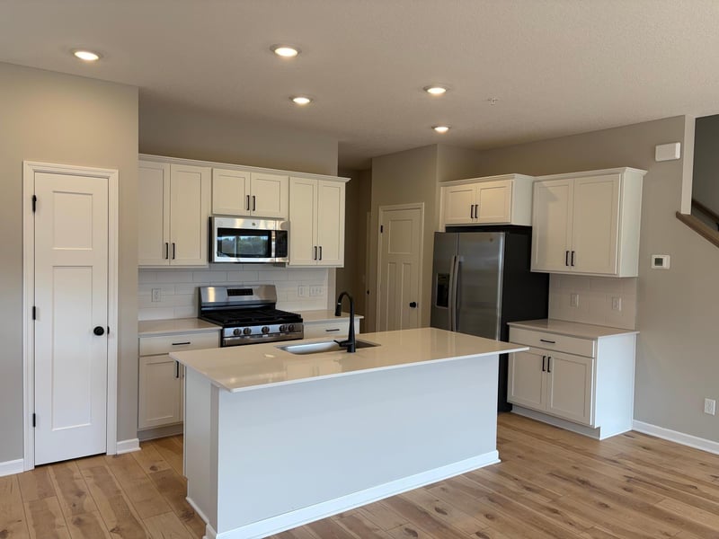 23139 Willow Dr, Rogers, MN 55374