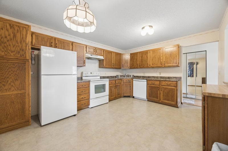 4050 Maureen Dr NE #101NE, Columbia Heights, MN 55421