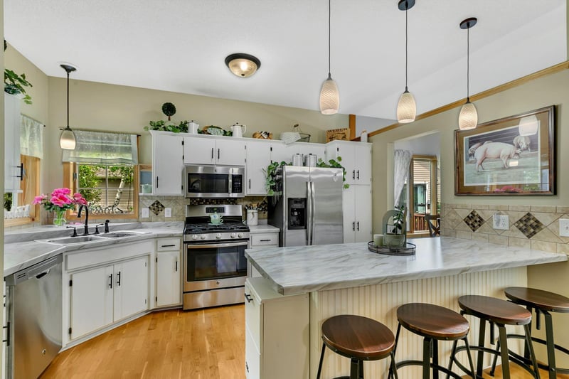 146 Bluebird Ln, Clearwater, MN 55320