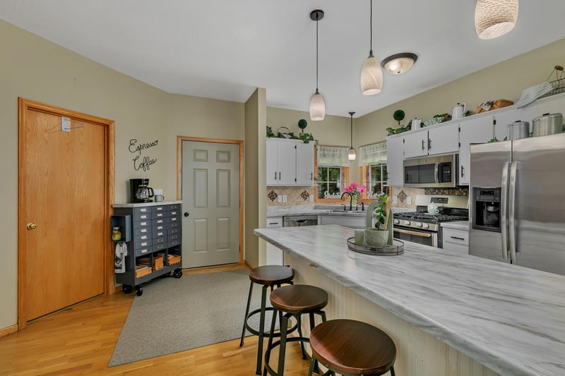146 Bluebird Ln, Clearwater, MN 55320