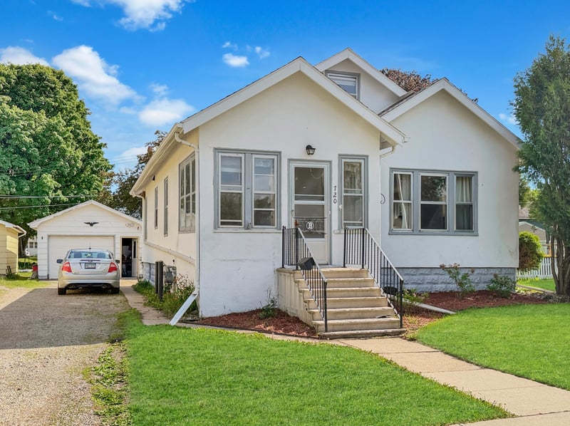 720 E 3rd St, Fairmont, MN 56031