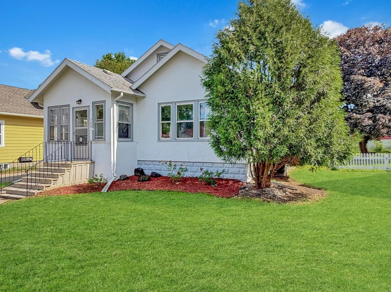 720 E 3rd St, Fairmont, MN 56031