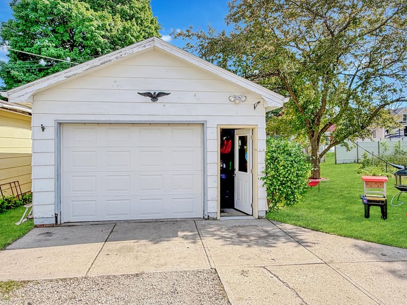 720 E 3rd St, Fairmont, MN 56031