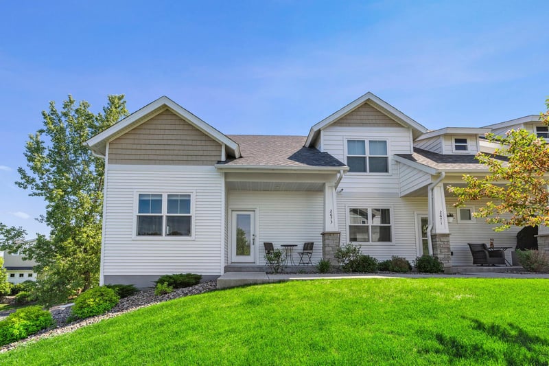 2673 New Century Pl E, Maplewood, MN 55119