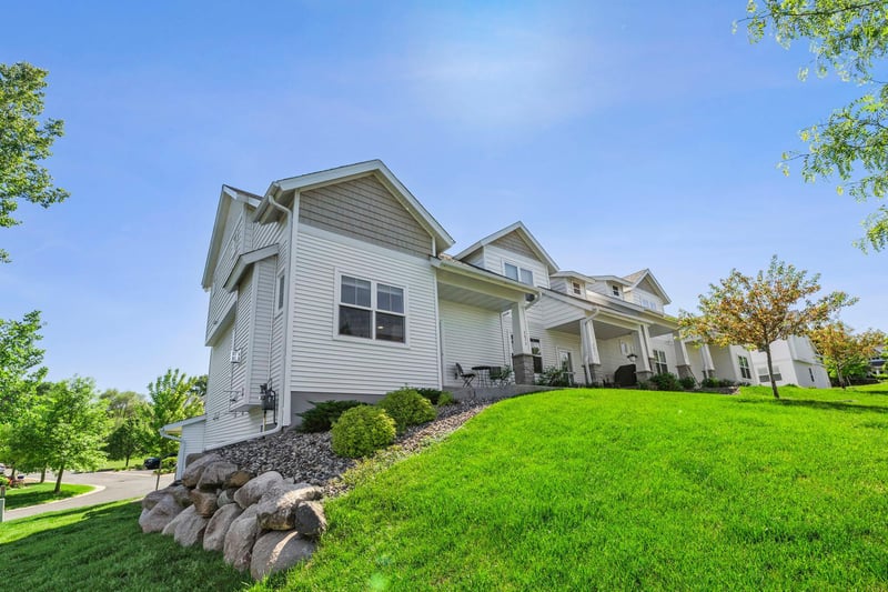 2673 New Century Pl E, Maplewood, MN 55119
