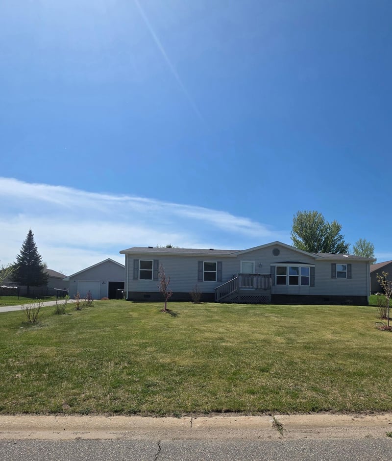 908 Trailview St, Bovey, MN 55709
