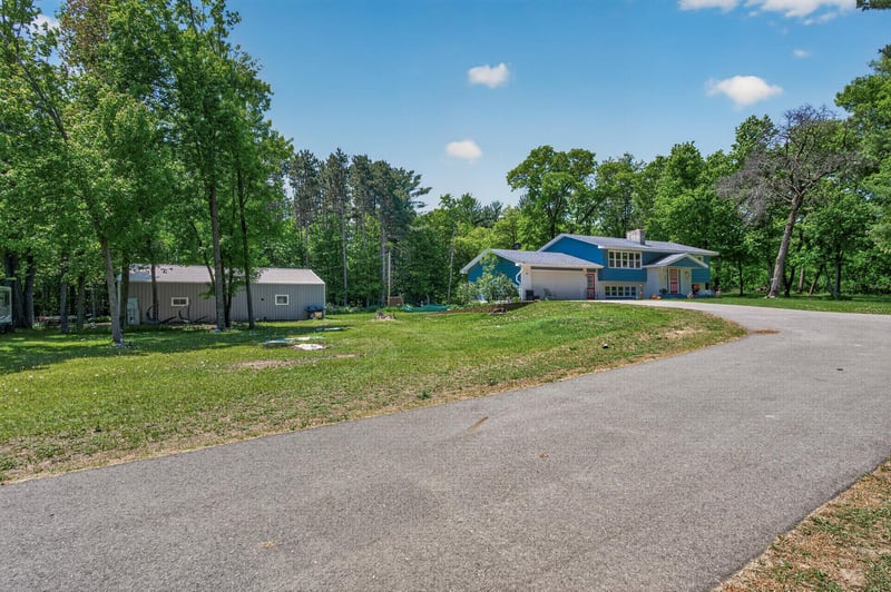 30400 Fox St NW, Cambridge, MN 55008