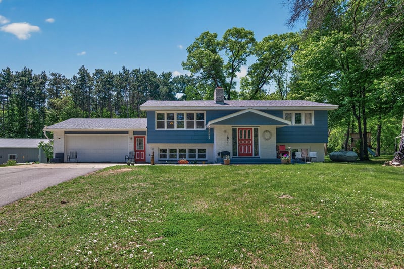 30400 Fox St NW, Cambridge, MN 55008