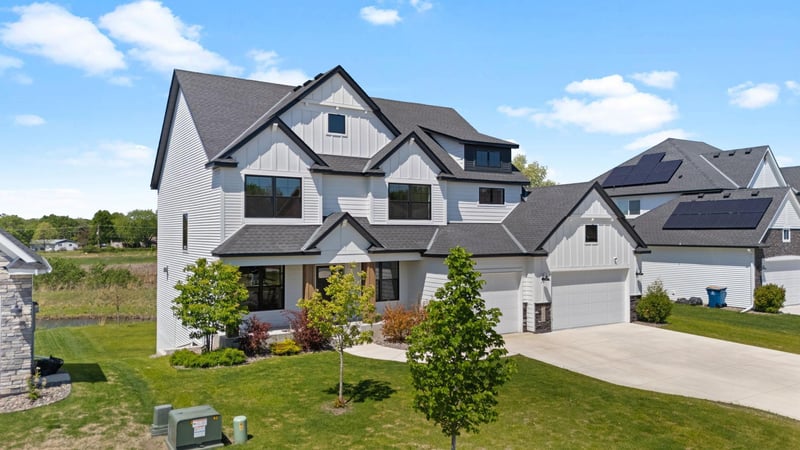 12989 Bauer Dr N, Champlin, MN 55316