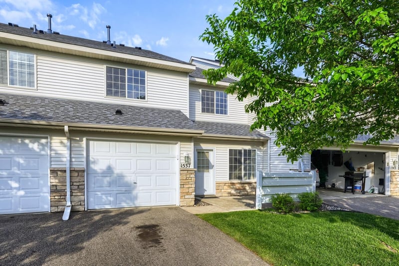 1537 Serenity Ln, Waconia, MN 55387