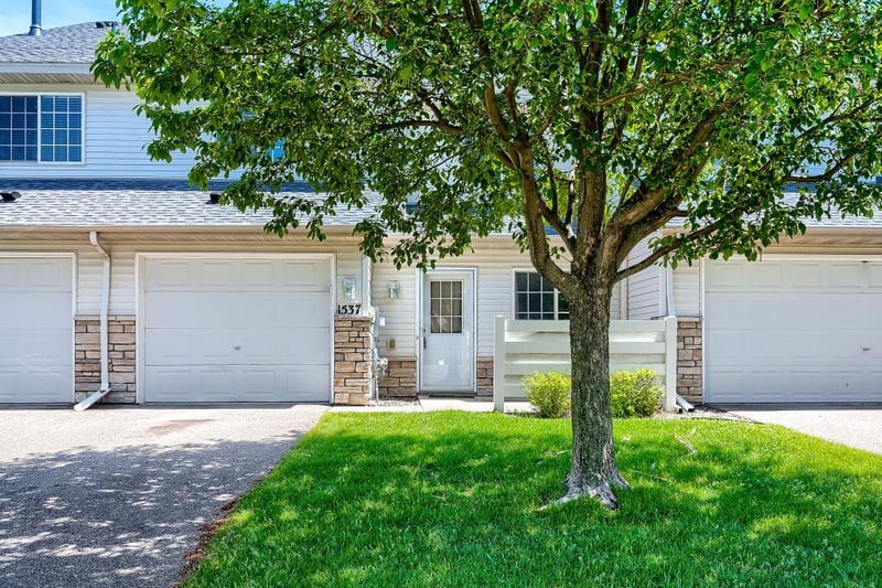 1537 Serenity Ln, Waconia, MN 55387