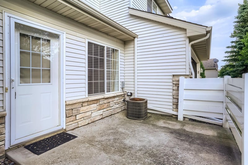1537 Serenity Ln, Waconia, MN 55387
