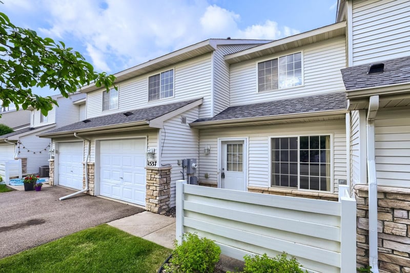 1537 Serenity Ln, Waconia, MN 55387