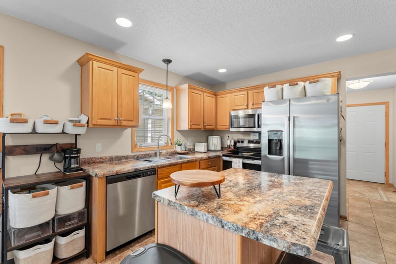3156 River Falls Ct NW, Rochester, MN 55901