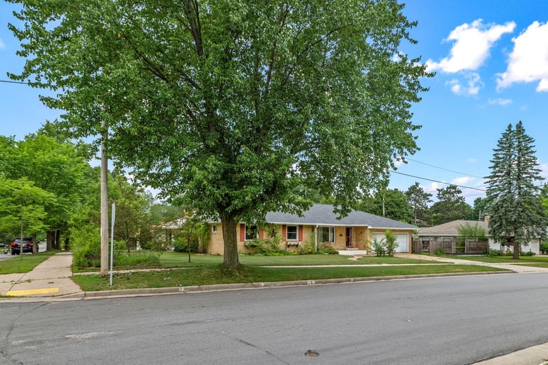 334 Margaret St, Eau Claire, WI 54701