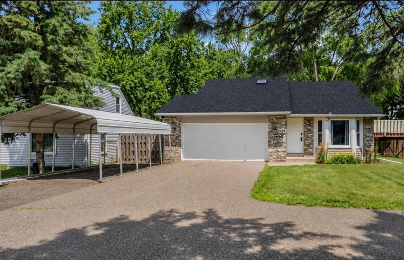 1065 89th Ave NE, Blaine, MN 55434