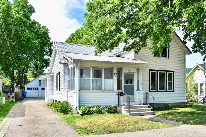 267 W Mill St, Winona, MN 55987