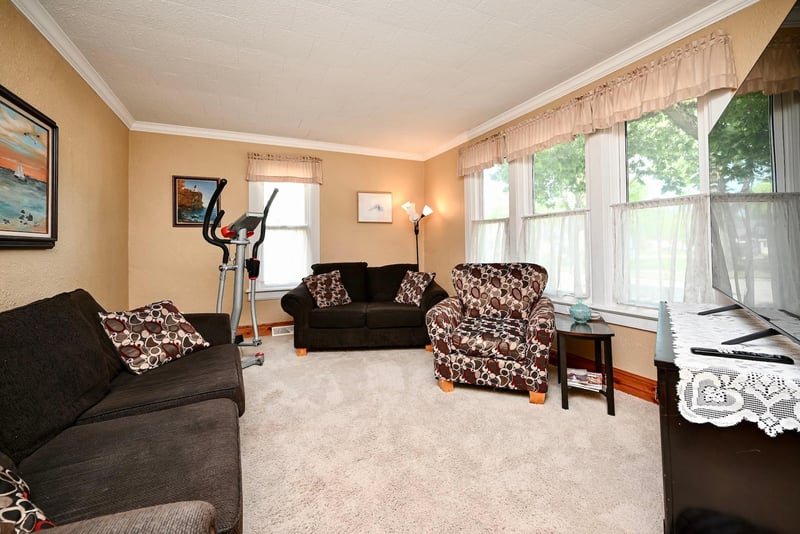 267 W Mill St, Winona, MN 55987