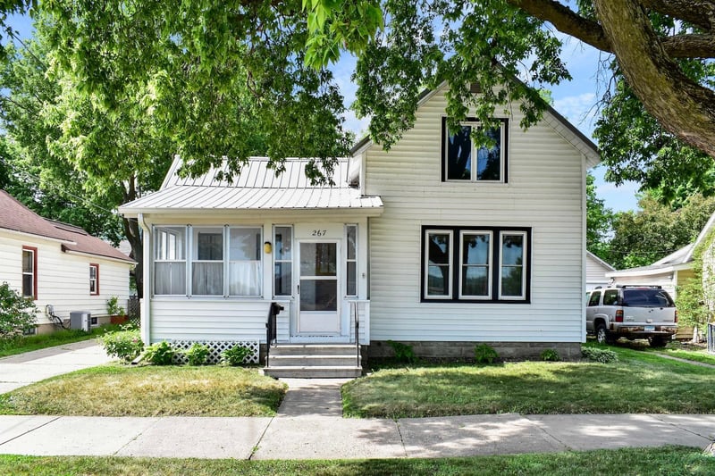 267 W Mill St, Winona, MN 55987
