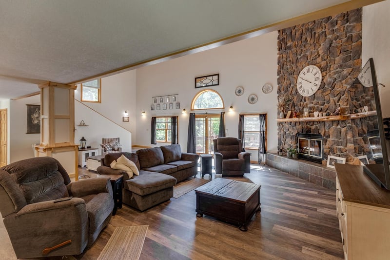 32853 Adney Lake Rd, Crosby, MN 56441