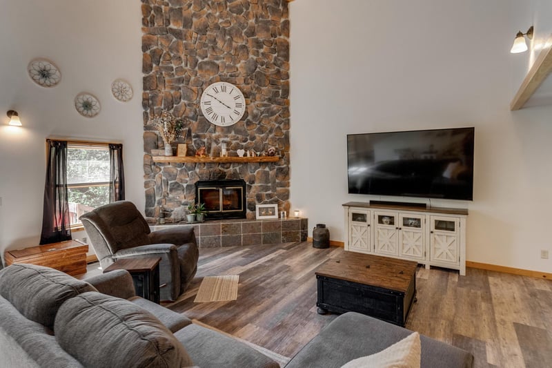 32853 Adney Lake Rd, Crosby, MN 56441