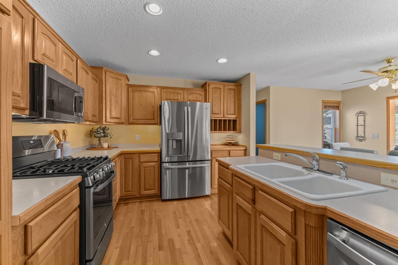 12871 Zilla St NW, Coon Rapids, MN 55448