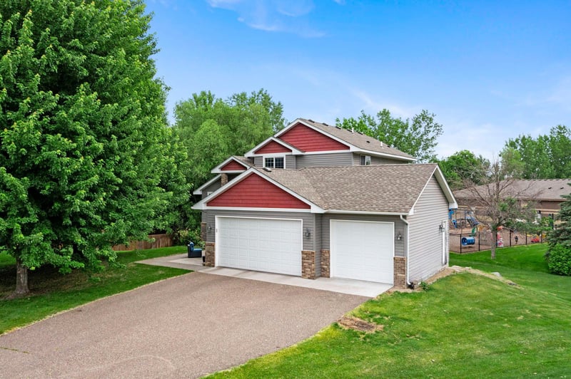 1221 118th Ln NE, Blaine, MN 55434