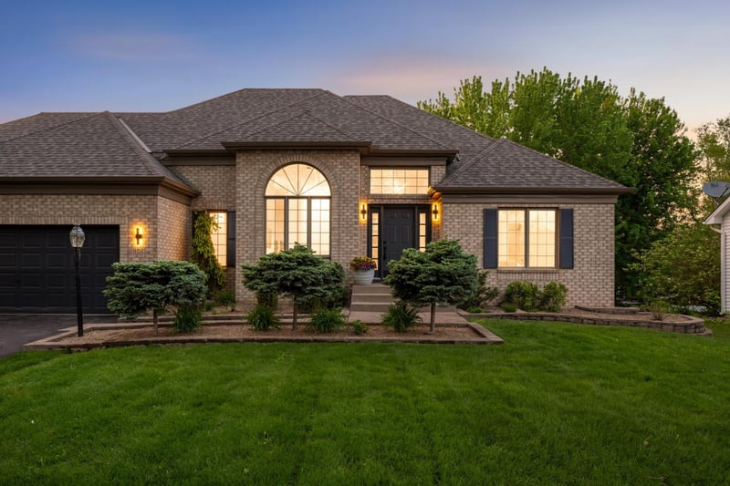 802 Spring Hill Ct, Woodbury, MN 55125