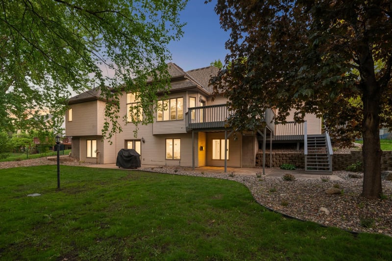 802 Spring Hill Ct, Woodbury, MN 55125