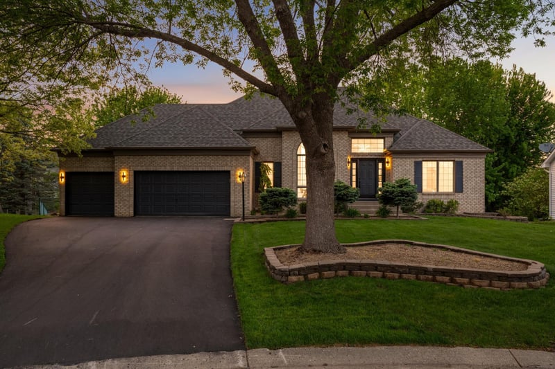 802 Spring Hill Ct, Woodbury, MN 55125