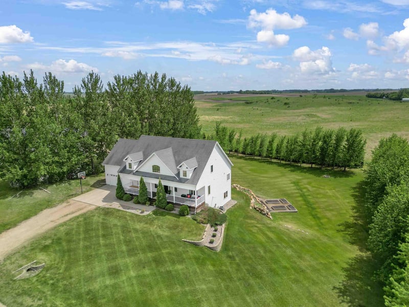 21677 162nd Ave S, Barnesville, MN 56514
