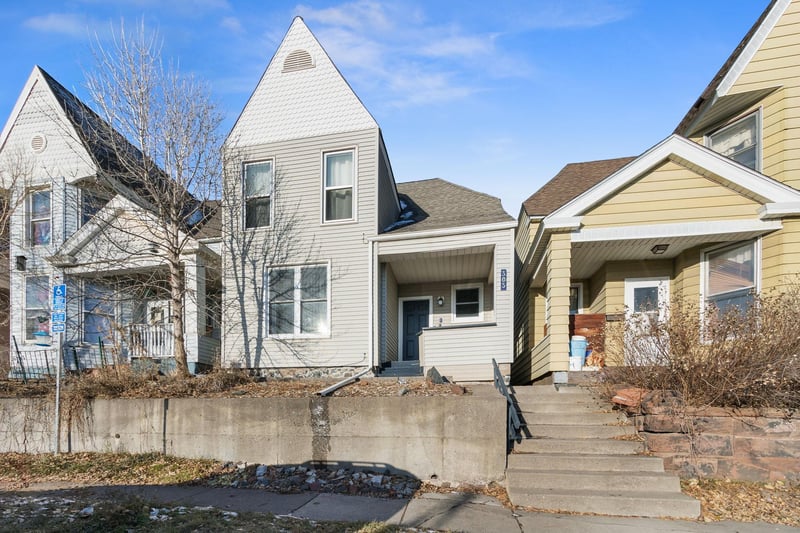 303 W 4th St, Duluth, MN 55806