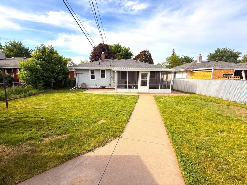 1640 Montana Ave E, Saint Paul, MN 55106