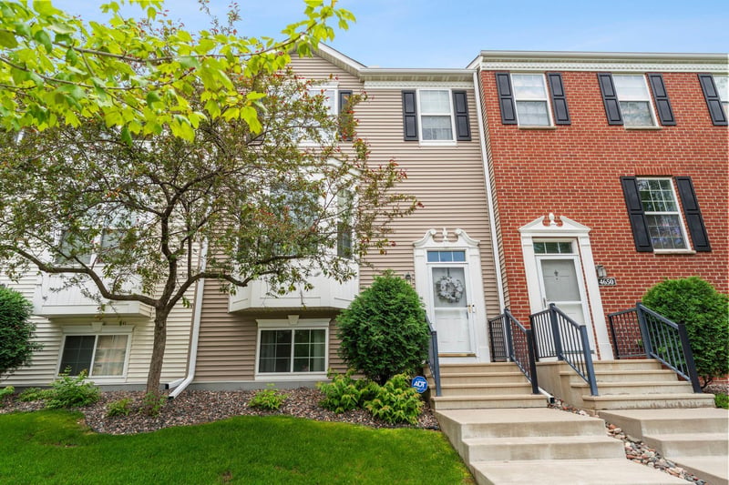 4652 Woodland Ave, Shakopee, MN 55379