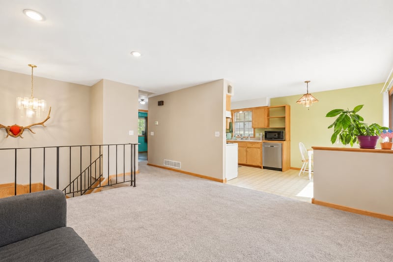 31050 Foster Ave, Stacy, MN 55079