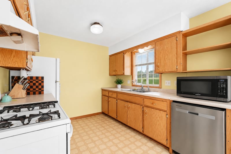 31050 Foster Ave, Stacy, MN 55079